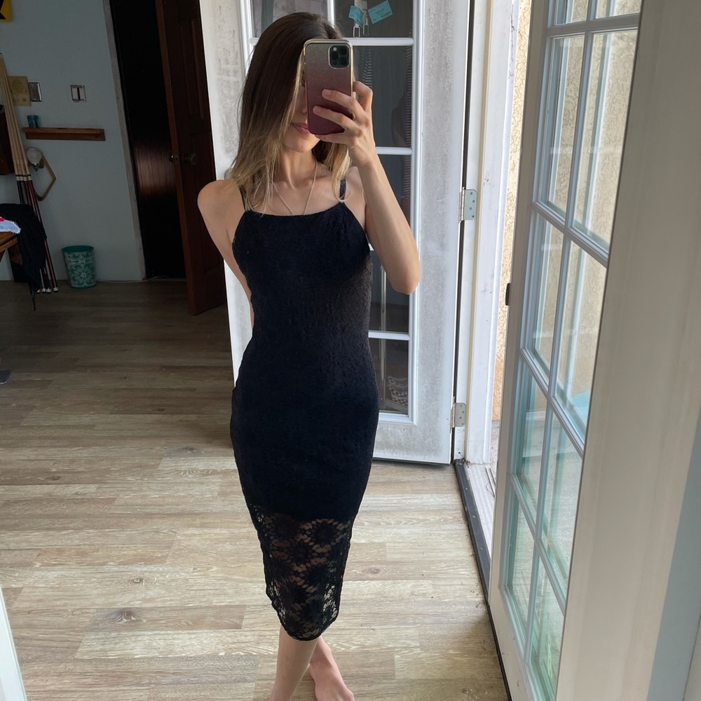 🛒✨Urban outfitters lace fitting dress